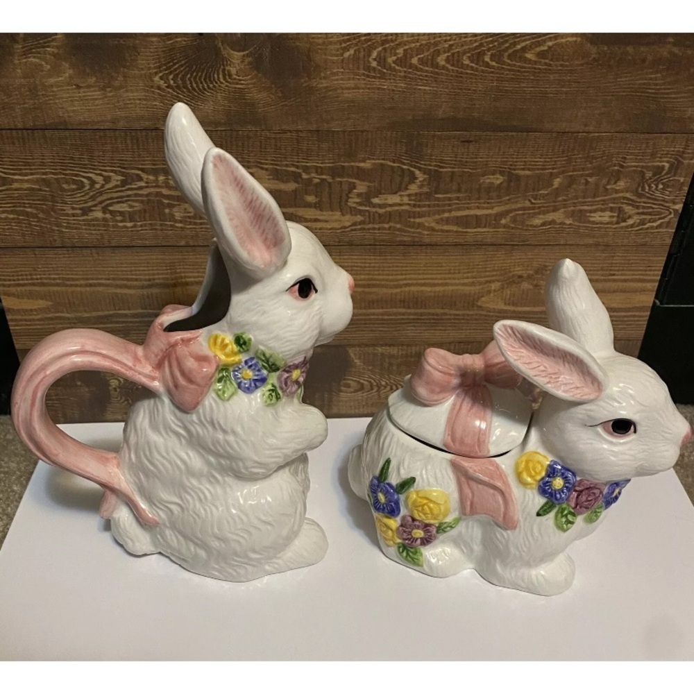 Scott’s Collectibles Bunny Creamer & Sugar Set
